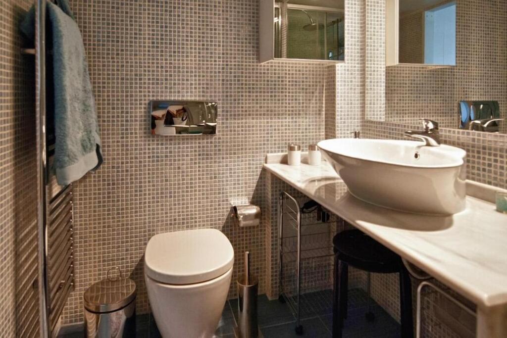 Acropolis Luxury Apartment With Balcony Афины Экстерьер фото